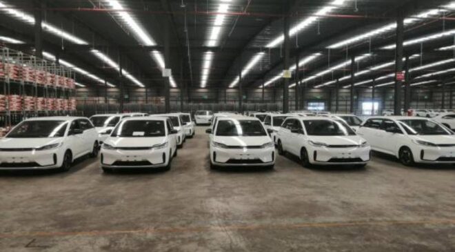 EV လျှပ်စစ်ကားတွေ လမ်းအသုံးပြုခ ​ပေးရမယ်