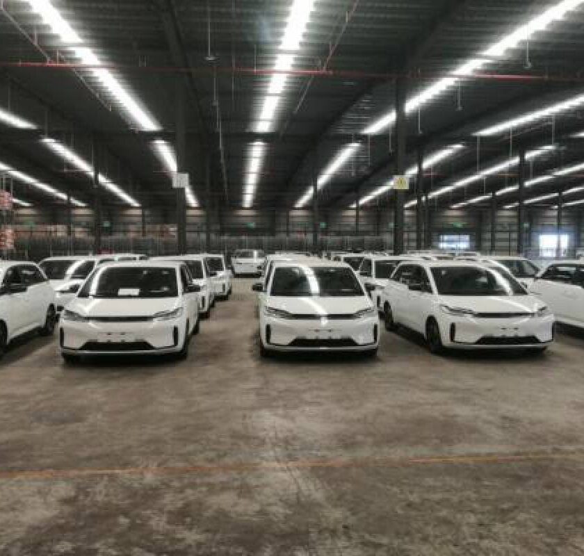 EV လျှပ်စစ်ကားတွေ လမ်းအသုံးပြုခ ​ပေးရမယ်