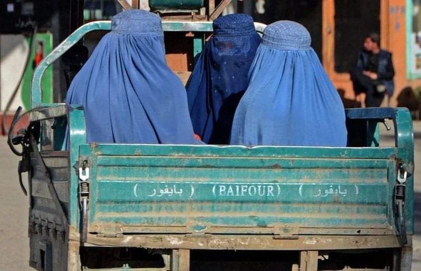 အာဖဂန်မှာ အမျိုးသားအဖော်မပါဘဲ အမျိုးသမီးတွေခရီးမသွားဖို့ တာလီဘန်တို့ အမိန့်ထုတ်