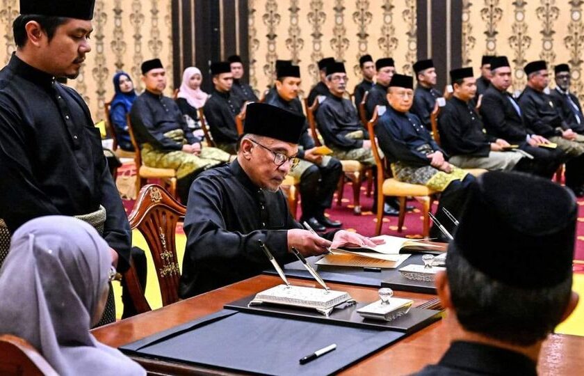 မလေးရှား၀န်ကြီးချုပ်သစ်အဖြစ် အတိုက်အခံဝါရင့်နိုင်ငံရေးသမား အန်ဝါအီဘရာဟင် ခန့်အပ်ခံရ