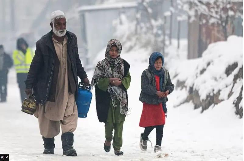အာဖဂန်မှာ အေးခဲ ရာသီဥတုကြောင့် လူ ၁၂၀ ကျော်သေဆုံး