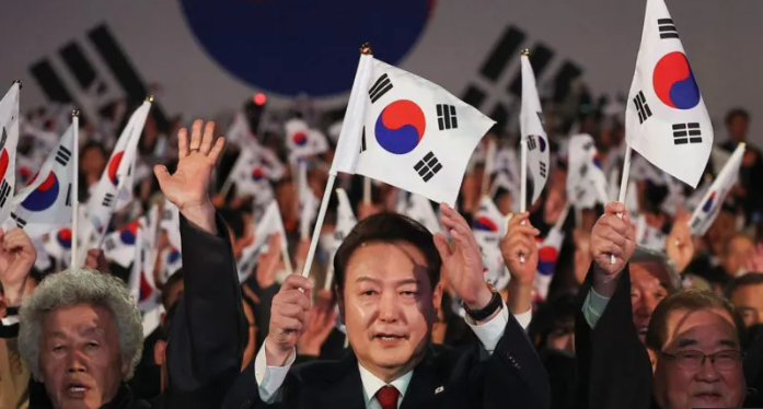 တောင်ကိုရီးယား ရွေးကောက်ပွဲ ဆန္ဒမဲပေးမှုတွေ စတင်