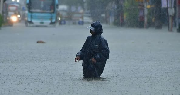 မွမ်ဘိုင်းမှာ ရေကြီးရေလျှံ အကြီးအကျယ်ဖြစ်ပွားနေ
