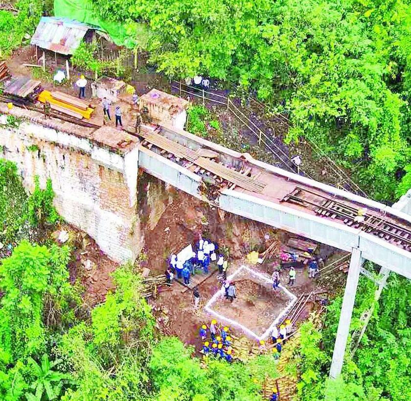 ဂုတ်ထိပ် တံတားကို နဂို လက်ရာ ဒီဇိုင်း အတိုင်း ပြန်ပြုပြင် တည်ဆောက်​နေသလို ဂုတ်တွင်းကားလမ်း​​ဘေလီတံတား ပြီးစီး