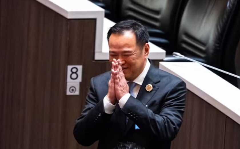 ရွေးကောက်ပွဲ ကျင်းပပေးမယ်လို့ ထိုင်းဝန်ကြီးချုပ်သစ် အနုတင် ကတိပြု
