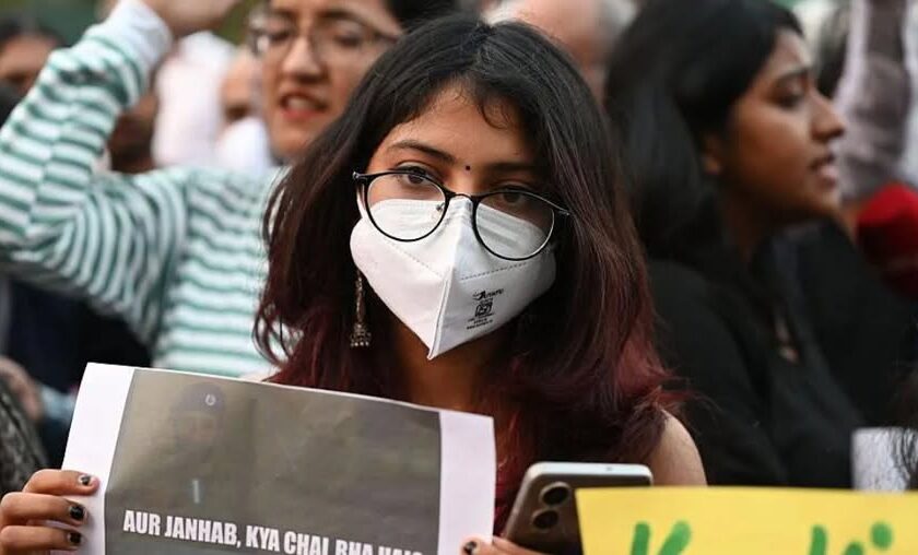 မြို့တော်‌ဒေလီမှာ လေထုညစ်ညမ်းမှု ကိုင်တွယ်ဖြေရှင်းဖို့ လူရာပေါင်းများစွာ ဆန္ဒပြ