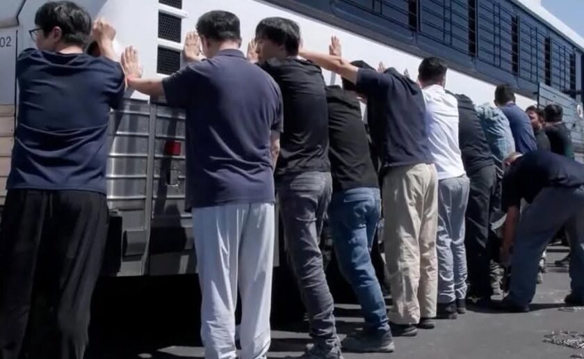 ဂျော်ဂျီယာရှိ ဟွန်ဒိုင်းစက်ရုံမှ တောင်ကိုရီးယားအလုပ်သမား ၃၀၀ ကိုဖမ်းဆီးမှု အိမ်ဖြူတော်တောင်းပန်