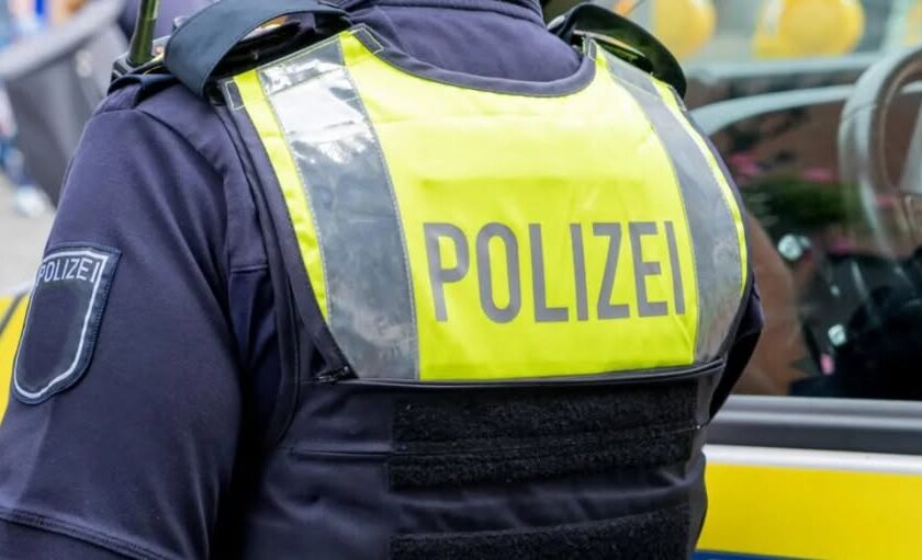 ဂျာမနီမှာ ခရစ်စမတ်ဈေးလူအုပ်ထဲ ကားနဲ့ဝင်တိုက်ဖို့ ကြံစည်သူငါးယောက် ဖမ်းဆီးခံရ