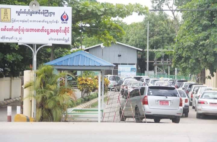 ယာဥ်စီးခ ပိုတောင်းတဲ့ CNG တက္ကစီတွေကို အရေးယူမယ်