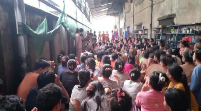 ၁၀ ရက်ကြာလာတဲ့အထိ အလုပ်သမားတွေ ဆန္ဒပြတောင်းဆိုနေပေမယ့် အလုပ်ရှင်အလုပ်သမားကြားပြေလည်မှုမရသေး