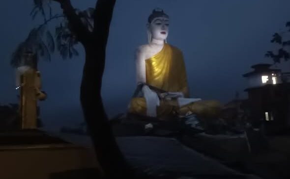 သံဖြူဇရပ်မှာ လေပြင်းတိုက်လို့ ထိုင်တော်မူဘုရား အဆောက်အဦးအပါ အိမ် ၄၀ နီးပါး အမိုးလန် ၊ ပြိုကျ ပျက်စီးပြီး သစ်ပင်တွေလဲကျခဲ့
