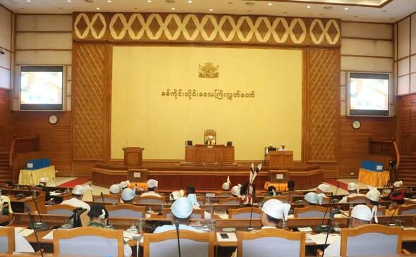 သစ်လုံးကုန်ကြမ်းရရှိဖို့ ခက်ခဲ​လို့ မုံရွာမြို့အမှတ်(၅)အထပ်သားစက်ရုံ ရပ်နားထားရ
