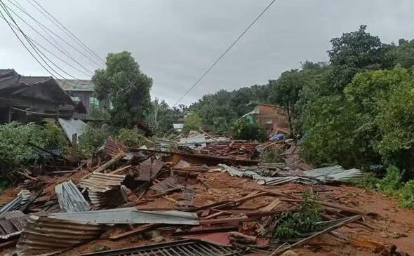 ထားဝယ်ဒေသ ရေကြီးမြေပြိုမှုမှာ သေဆုံး ၃၆ ယောက်ရှိလာပြီး တနင်္သာရီမှာလည်း ရေထပ်တက်လို့ အိမ်တွေရေနစ်